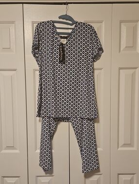 Ladies Navy Black & White Geometric Two-Piece Lounge Set